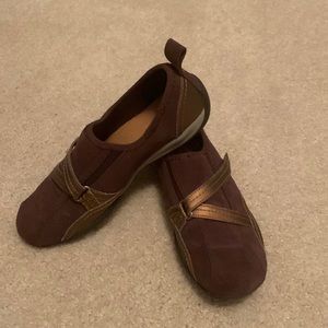 Easy Spirit Monets Size  8 1/2 M. Excellent used condition, worn twice.